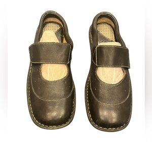 Born Shoes Women's Black Leather Mary Jane Comfort Loafers